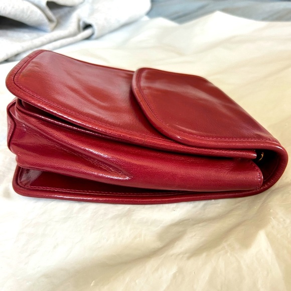 DE VECCHI by Hamilton Hodge Italian Leather Shoulder Bag Classic Red Gold Chain - Picture 11 of 15